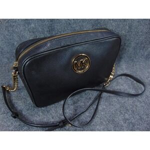 Michael Kors Jet Set‎ Travel Crossbody Black Leather Dome Bag 38S8XFTC3L